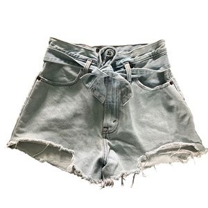 Abercrombie & Fitch Natural Rise Distressed Short Shorts with Belt Size 27/4